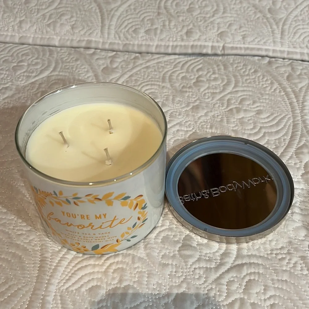 Bath &‎ Body Works You’re My Favorite white tea and sage 3 wick candle, new - Picture 8 of 10